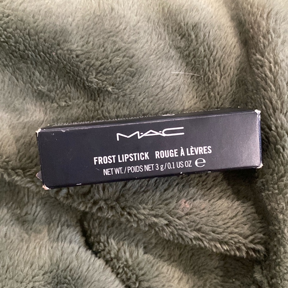 MAC Cosmetics Lipstick in shade: Angel